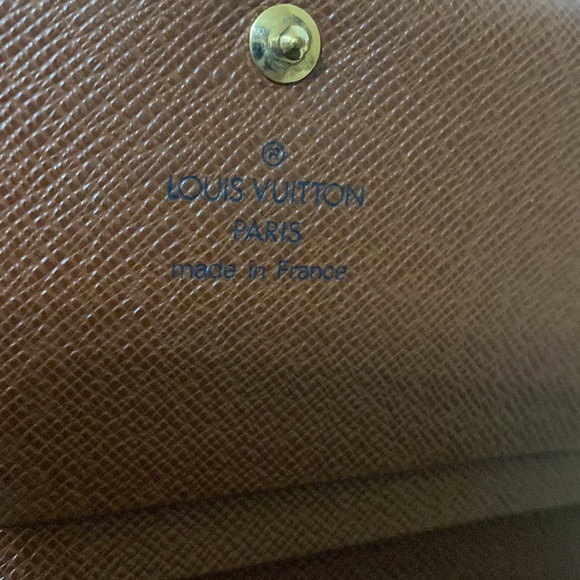 Authentic Pre Loved Louis Vuitton Wallet - Picture 5 of 14